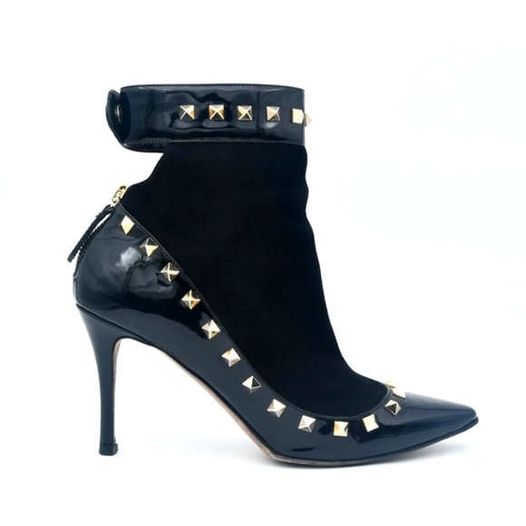 Valentino Garavani Shoes - Valentino Garavani Black Poudre Suede Patent Leather Rockstud Ankle Boot Size 38